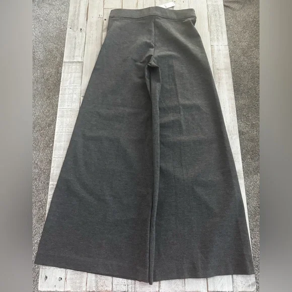 Ann Taylor Charcoal A-Line Skirt - Picture 2 of 5